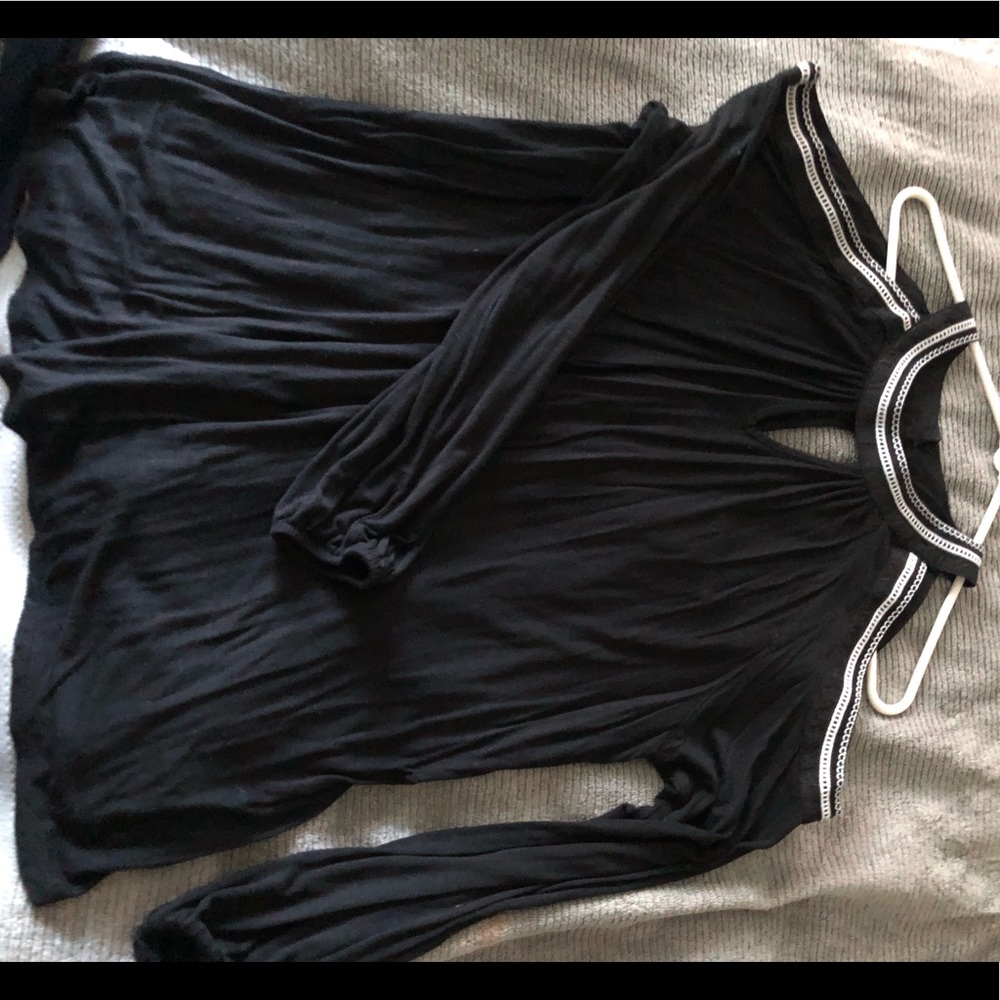 Shoulder less top